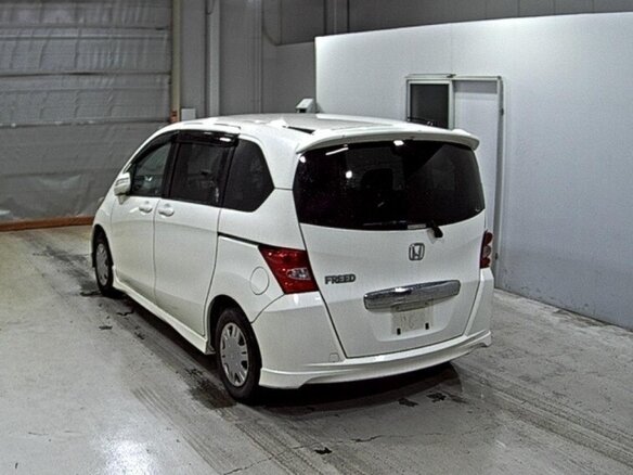 2009 Honda Freed I, белый, 730000 рублей - вид 3