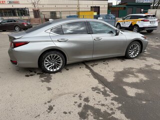 2023 Lexus ES 300h VII Рестайлинг, серый, 5400000 рублей, вид 3