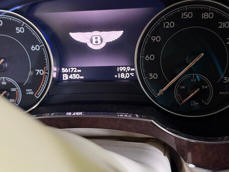 2019 Bentley Bentayga I, серый, 12000000 рублей, вид 4
