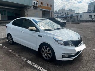 2017 Kia Rio III Рестайлинг, белый, 950000 рублей, вид 2