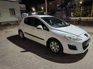 2011 Peugeot 308 I Рестайлинг, белый, 530000 рублей, вид 3