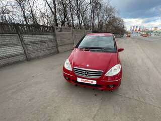 2006 Mercedes-Benz A-Класс 170 II (W169), красный, 500000 рублей, вид 1