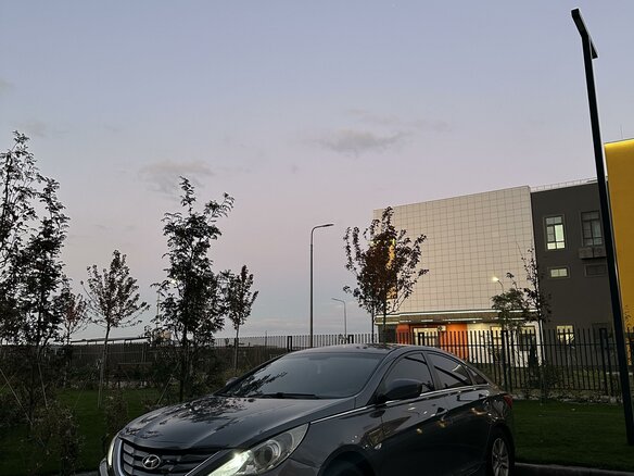 2011 Hyundai Sonata VI (YF), серый, 1500000 рублей - вид 3