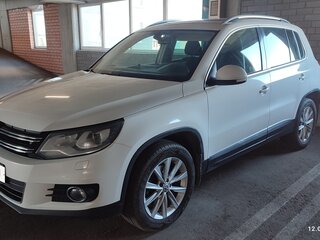 2013 Volkswagen Tiguan I Рестайлинг, белый, 1800000 рублей, вид 1