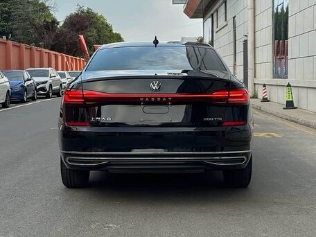 2023 Volkswagen Passat B8 Рестайлинг, чёрный, 2400000 рублей, вид 3