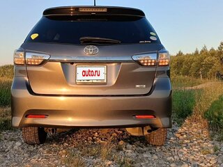2012 Toyota Wish II Рестайлинг, серебристый, 1400000 рублей, вид 5