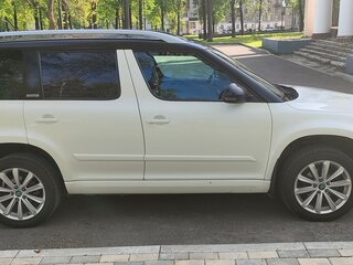 2015 Skoda Yeti I Рестайлинг, белый, 1400000 рублей, вид 4