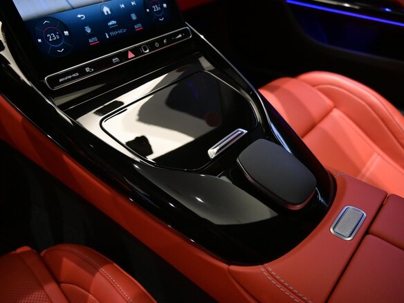 2025 Mercedes-Benz AMG GT 43 II, серебристый, 14000000 рублей - вид 20