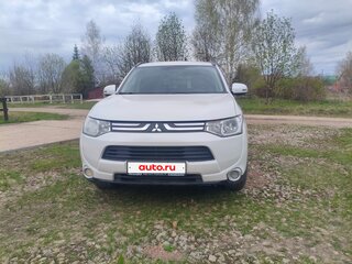 2013 Mitsubishi Outlander III, белый, 1255000 рублей, вид 2