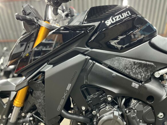 2021 Suzuki GSX-S 1000, чёрный, 1250000 рублей - вид 11