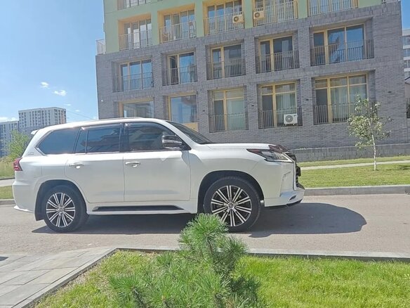 2021 Lexus LX 570 III Рестайлинг 2, белый, 12990000 рублей - вид 13