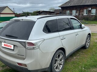 2012 Mitsubishi Outlander III, белый, 1200000 рублей, вид 4