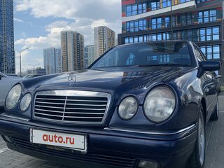 1998 Mercedes-Benz E-Класс 200 II (W210, S210), синий, 435000 рублей, вид 3