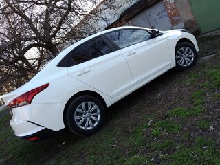 2021 Hyundai Solaris II Рестайлинг, белый, 1630000 рублей, вид 4