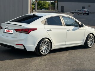 2018 Hyundai Solaris II, белый, 1305000 рублей, вид 3