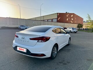 2019 Hyundai Avante VI Рестайлинг, белый, 1450000 рублей, вид 5