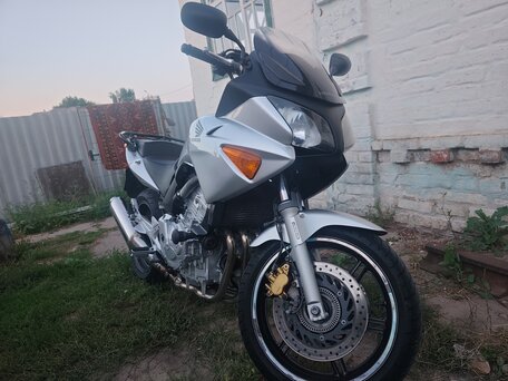 2005 Honda CBF 600, серебристый, 450000 рублей, вид 1