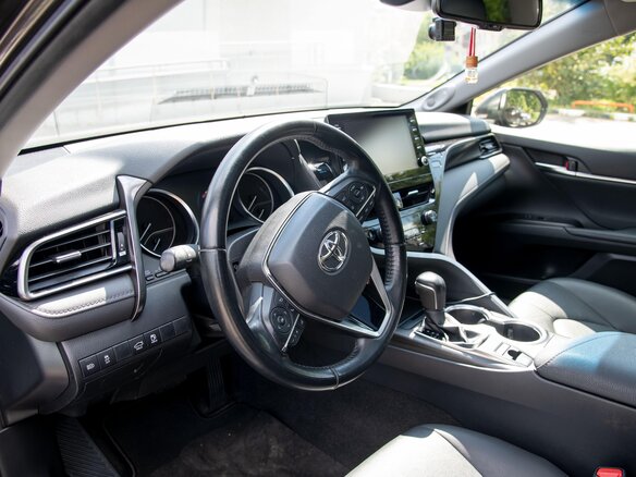 2022 Toyota Camry VIII (XV70) Рестайлинг, коричневый, 5600000 рублей - вид 12