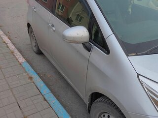 2015 Toyota Ractis II, серый, 960000 рублей, вид 5