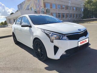 2020 Kia Rio IV Рестайлинг, белый, 1290000 рублей, вид 1
