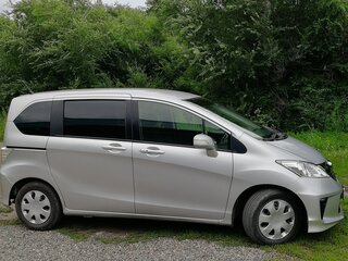 2015 Honda Freed I Рестайлинг 2, серебристый, 1400000 рублей, вид 2