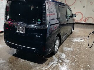 2015 Toyota Voxy III (R80), синий, 2350000 рублей, вид 3
