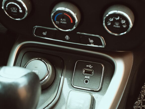 2018 Jeep Compass II, голубой, 2000000 рублей - вид 16