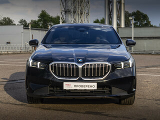 2023 BMW 5 серии 530i xDrive VIII (G60/G61/G68), чёрный, 6486000 рублей, вид 2