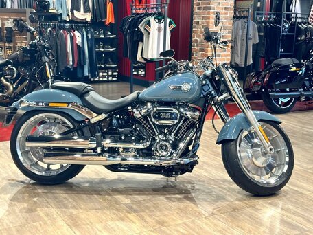 2023 Harley-Davidson Fat Boy, голубой, 3800000 рублей, вид 4