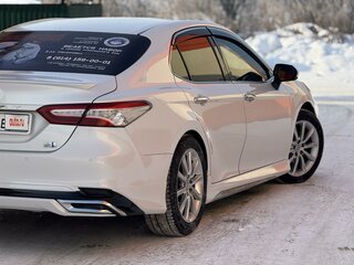 2017 Toyota Camry VIII (XV70), белый, 2650000 рублей, вид 4