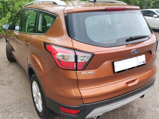2017 Ford Kuga II Рестайлинг, золотистый, 1989000 рублей, вид 5