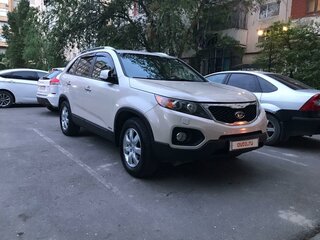 2010 Kia Sorento II, бежевый, 1500000 рублей, вид 3