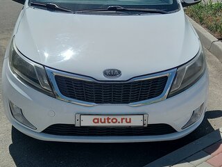 2015 Kia Rio 6-speed III, белый, 1050000 рублей, вид 3