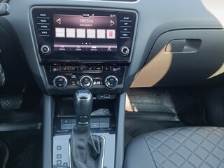 2020 Skoda Octavia III (A7) Рестайлинг, чёрный, 1850000 рублей, вид 3