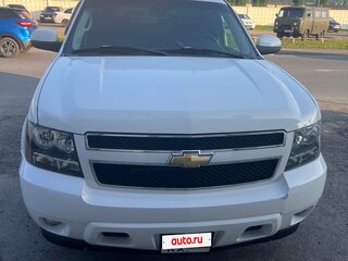 2012 Chevrolet Tahoe 6AT III, белый, 1700000 рублей, вид 3