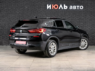 2020 BMW X2 sDrive18i I (F39), чёрный, 2500000 рублей, вид 4