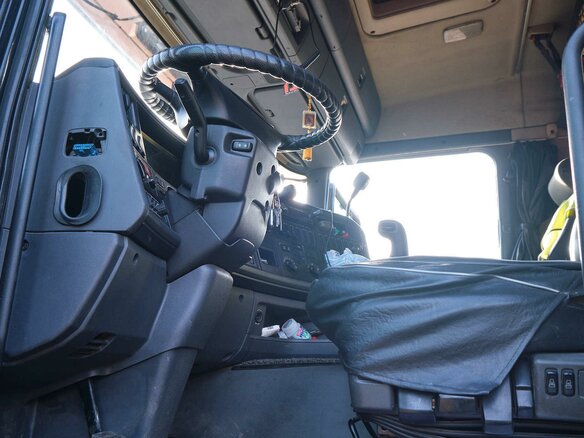 2010 Scania G-series, чёрный, 3000000 рублей - вид 15