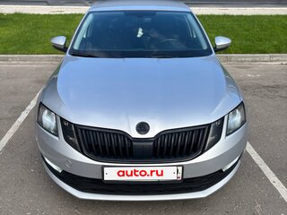 2018 Skoda Octavia III (A7) Рестайлинг, серебристый, 1450000 рублей, вид 3