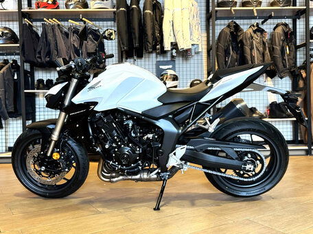 2026 Honda CB 1000 Hornet, белый, 1690000 рублей, вид 4