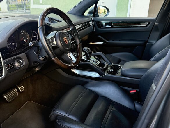 2019 Porsche Cayenne Turbo III, серый, 5700000 рублей - вид 15