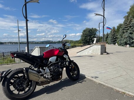 2020 Honda CB 1000R, красный, 999999 рублей, вид 3