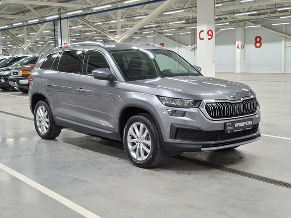 2024 Skoda Kodiaq I Рестайлинг, серый, 4065000 рублей - вид 2