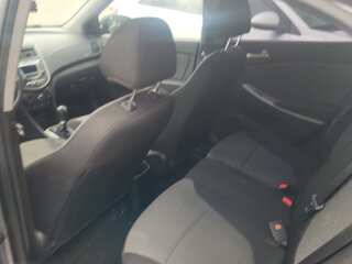 2013 Hyundai Solaris I, серый, 970000 рублей, вид 5