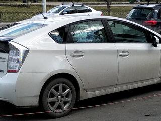 2009 Toyota Prius III (XW30), белый, 1100000 рублей, вид 2