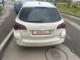 2013 Opel Astra J Рестайлинг, белый, 700000 рублей, вид 4