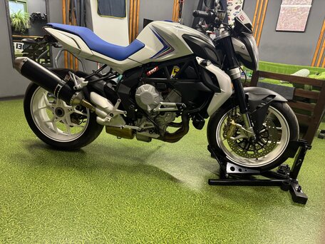 2014 MV Agusta Brutale 800, белый, 496000 рублей, вид 2
