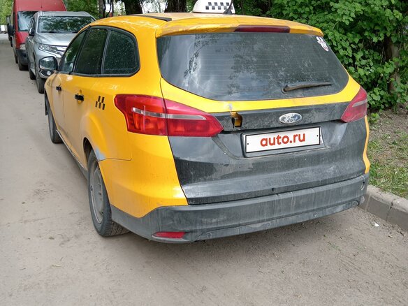 2016 Ford Focus III Рестайлинг, жёлтый - вид 3