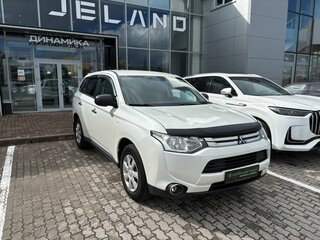 2014 Mitsubishi Outlander III Рестайлинг, белый, 1351000 рублей, вид 3