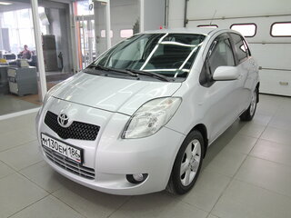 2008 Toyota Yaris Multimode II, серебристый, 650000 рублей, вид 3