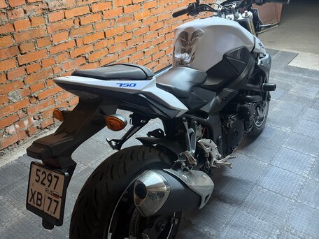 2013 Suzuki GSR 750, белый, 499000 рублей, вид 4